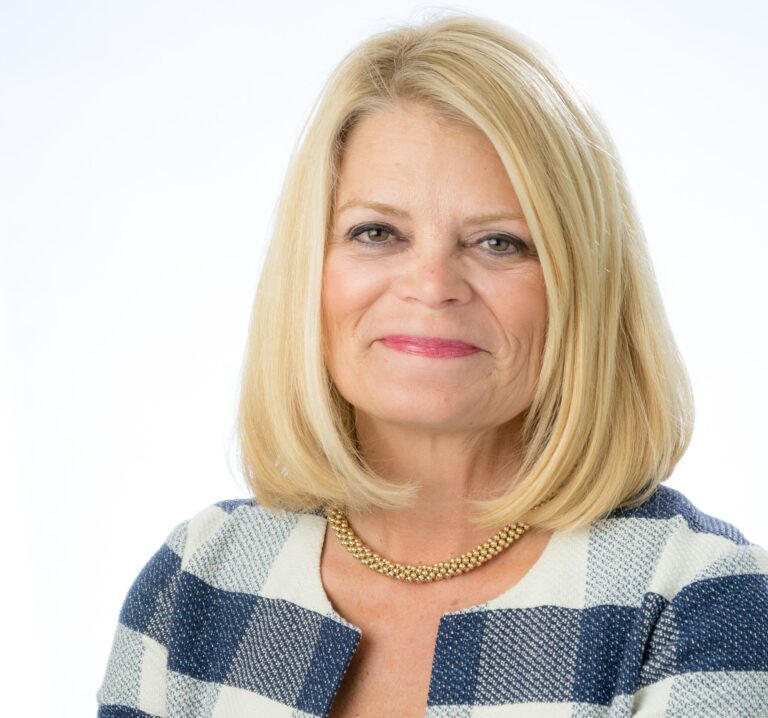 Headshot of Glen Reyburn