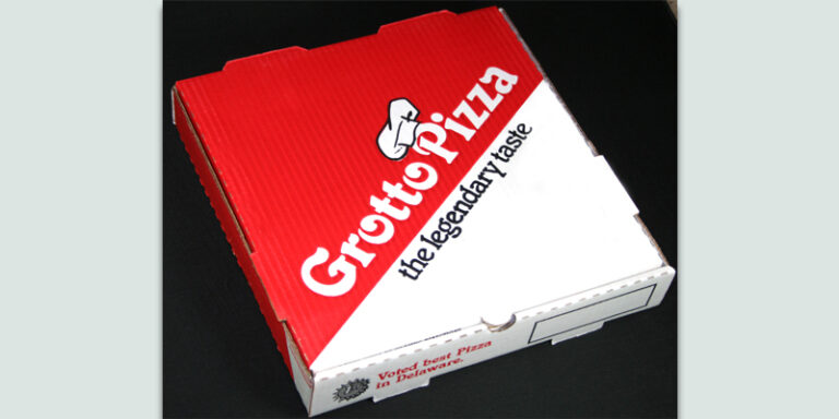 A Grotto Pizza box.