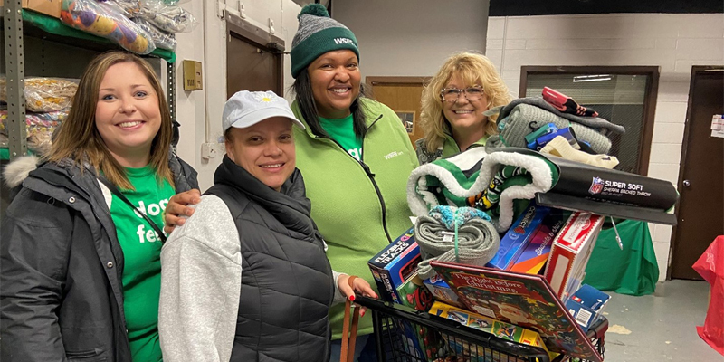 Team WSFS Associates volunteering at the Sunday Breakfast Mission.